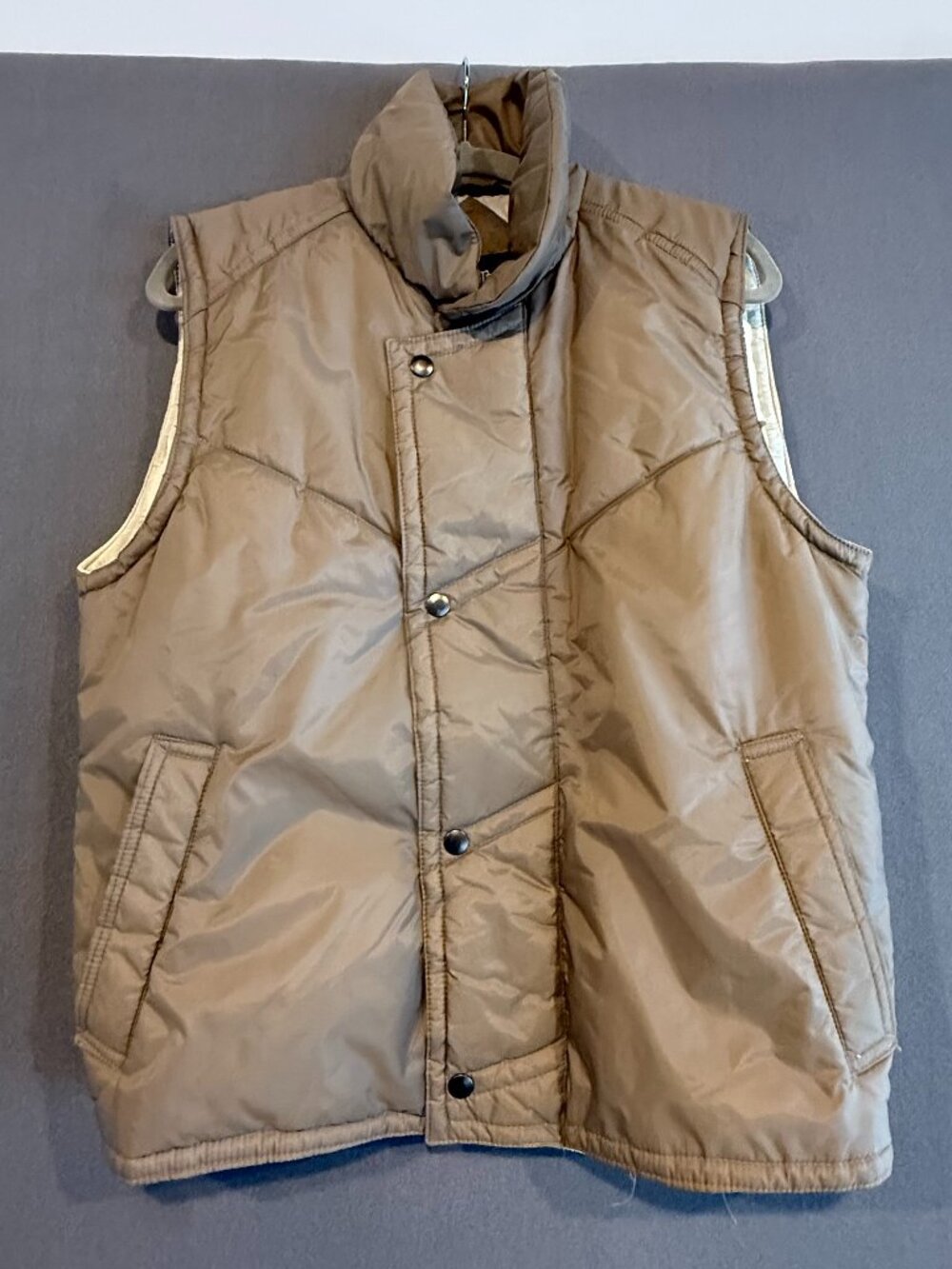 Ozark Trail Vintage Insulated Puffer Vest Small Tan Khaki Gorpcore Outdoor Snap